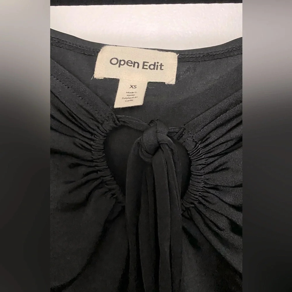 NWT Open Edit Long Sleeve Keyhole Black Crop Top Size XS - Picture 3 of 6